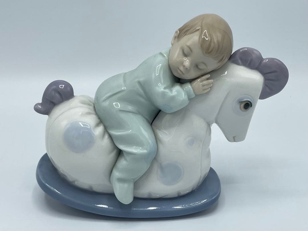 極美品 NAO フィギュリン 木馬でお昼寝