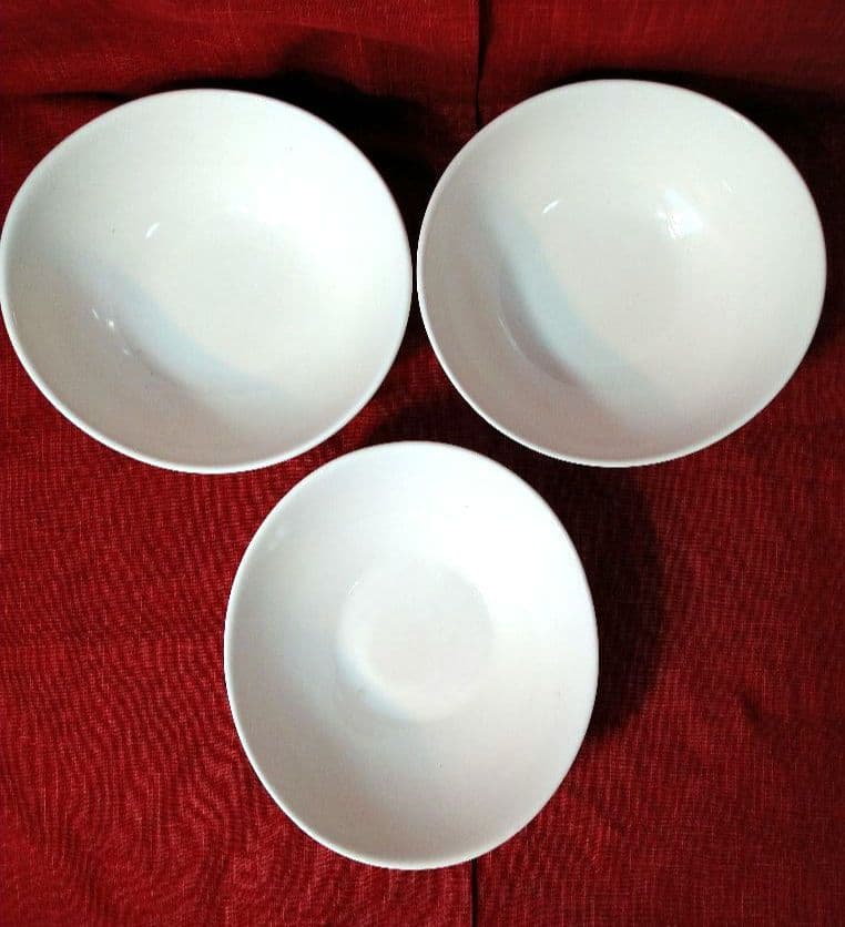 ♥オシャレなパーティ用♥【楕円型ウェーブ型・エクセラホワイトボール皿】⬛新品2皿