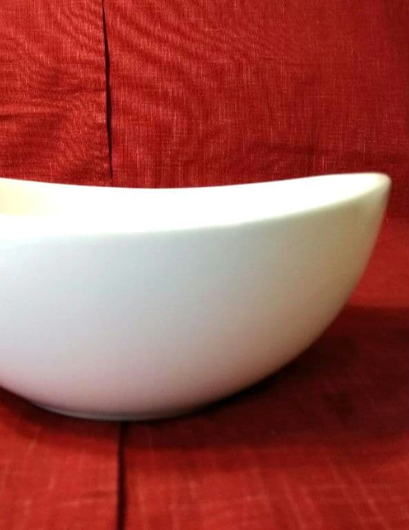 ♥オシャレなパーティ用♥【楕円型ウェーブ型・エクセラホワイトボール皿】⬛新品2皿