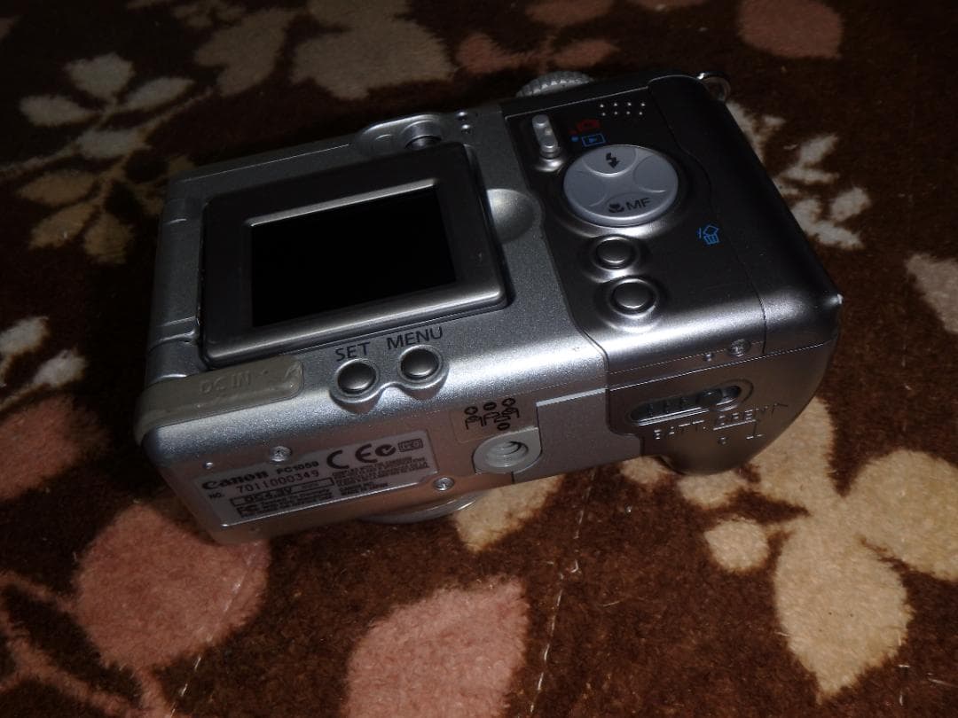 動作品 CANON PowerShot A80 デジタルカメラ 乾電池駆動