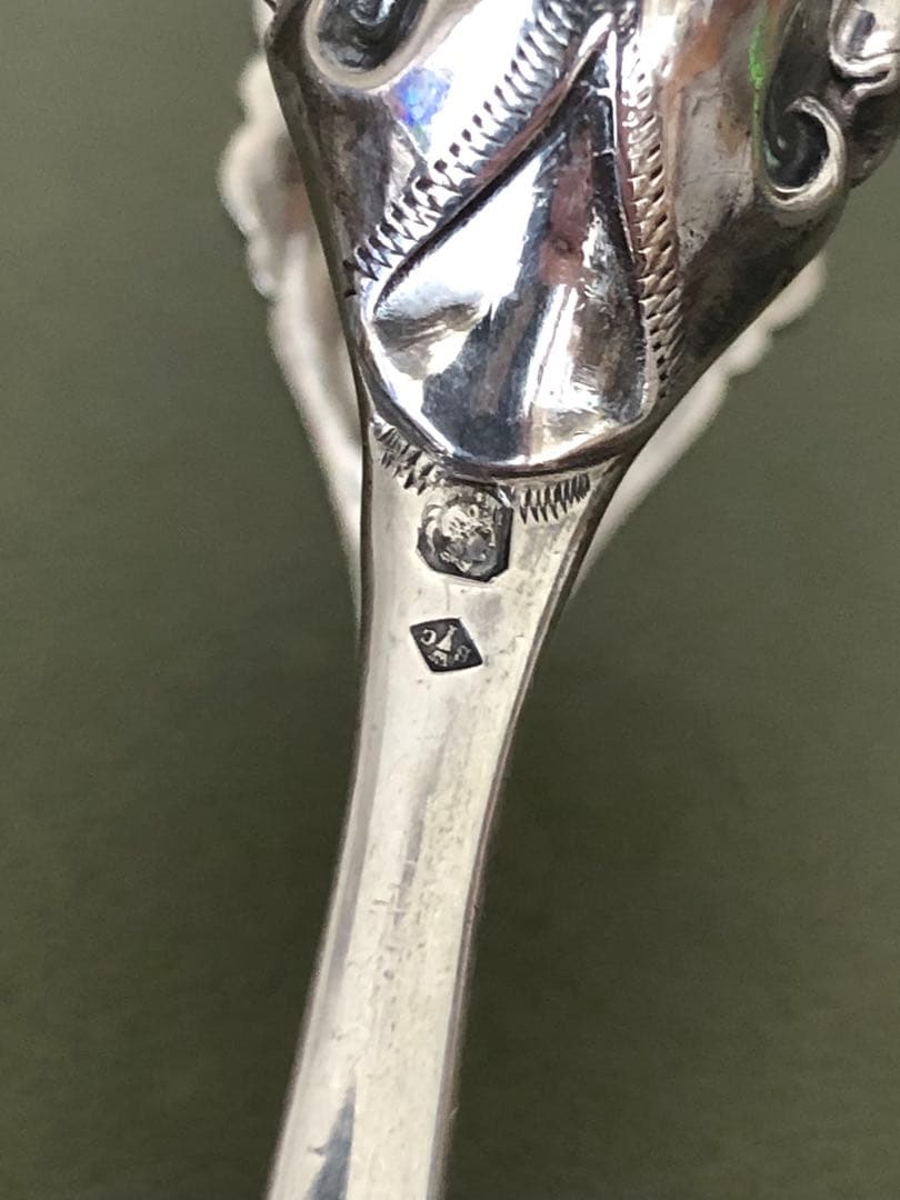 フランス アンティーク　純銀製　獣足　トング　ミネルヴァ　手彫り装飾　ビンテージ