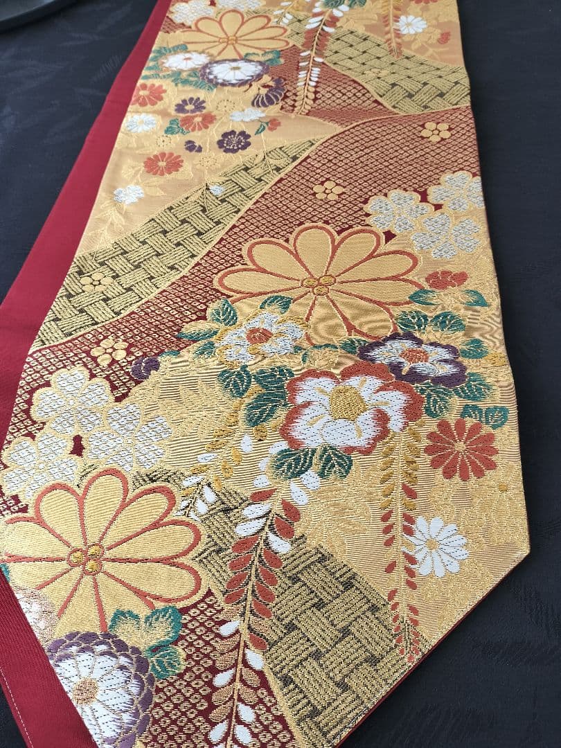 sasjママ　A872★逸品‼️豪華刺繍‼️テーブルランナー2m14cm