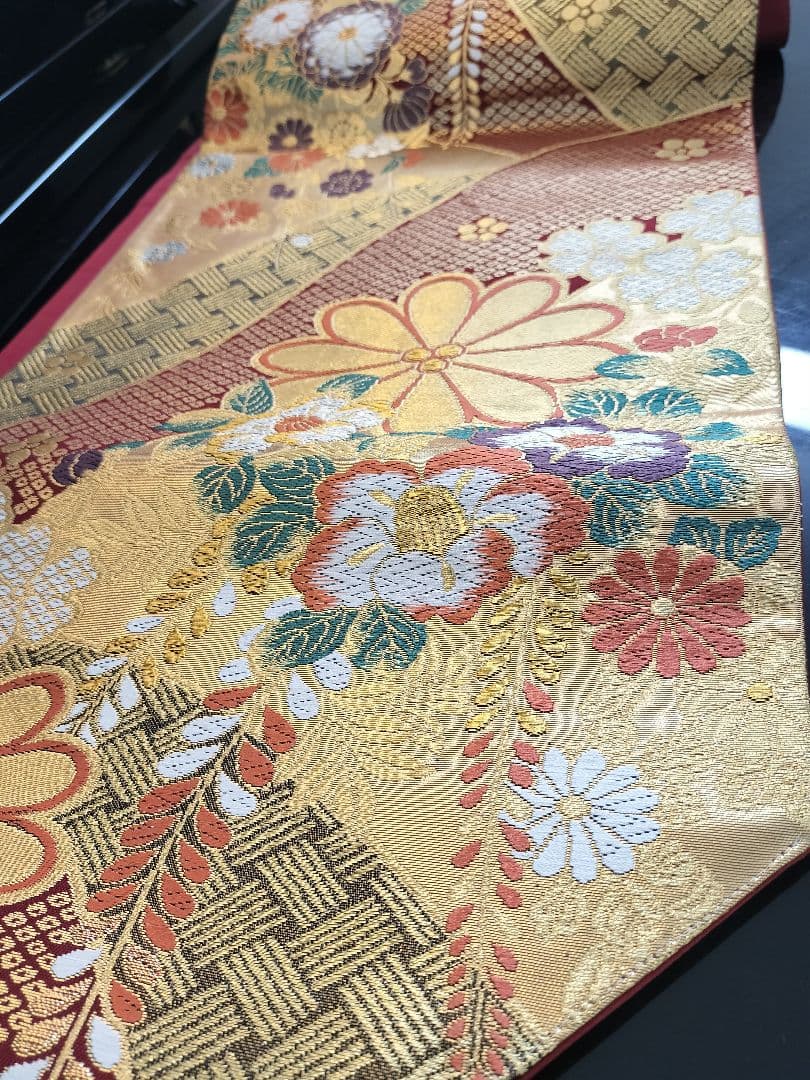 sasjママ　A872★逸品‼️豪華刺繍‼️テーブルランナー2m14cm