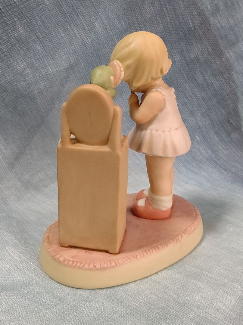 マーベル ルーシー アトウェル \" あなたの為に私たちは何でもします\"陶器人形