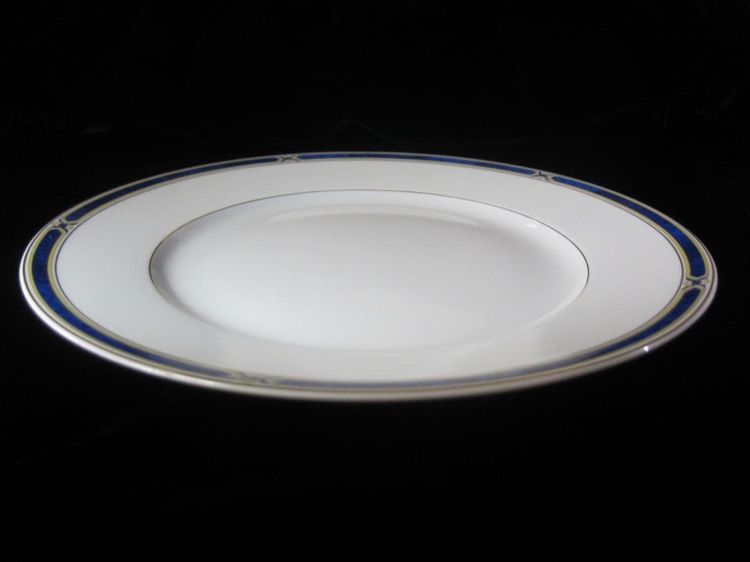 新品・未使用、完品　アビランド　ボレアルブルー　ディナー皿（26.0Φcm）