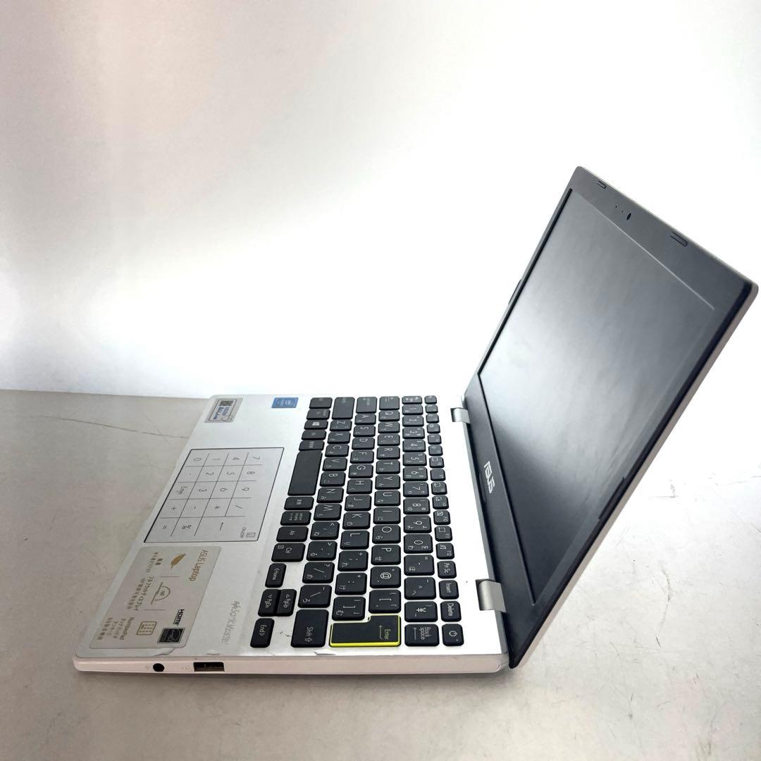 ASUS ノートパソコン　E210MA