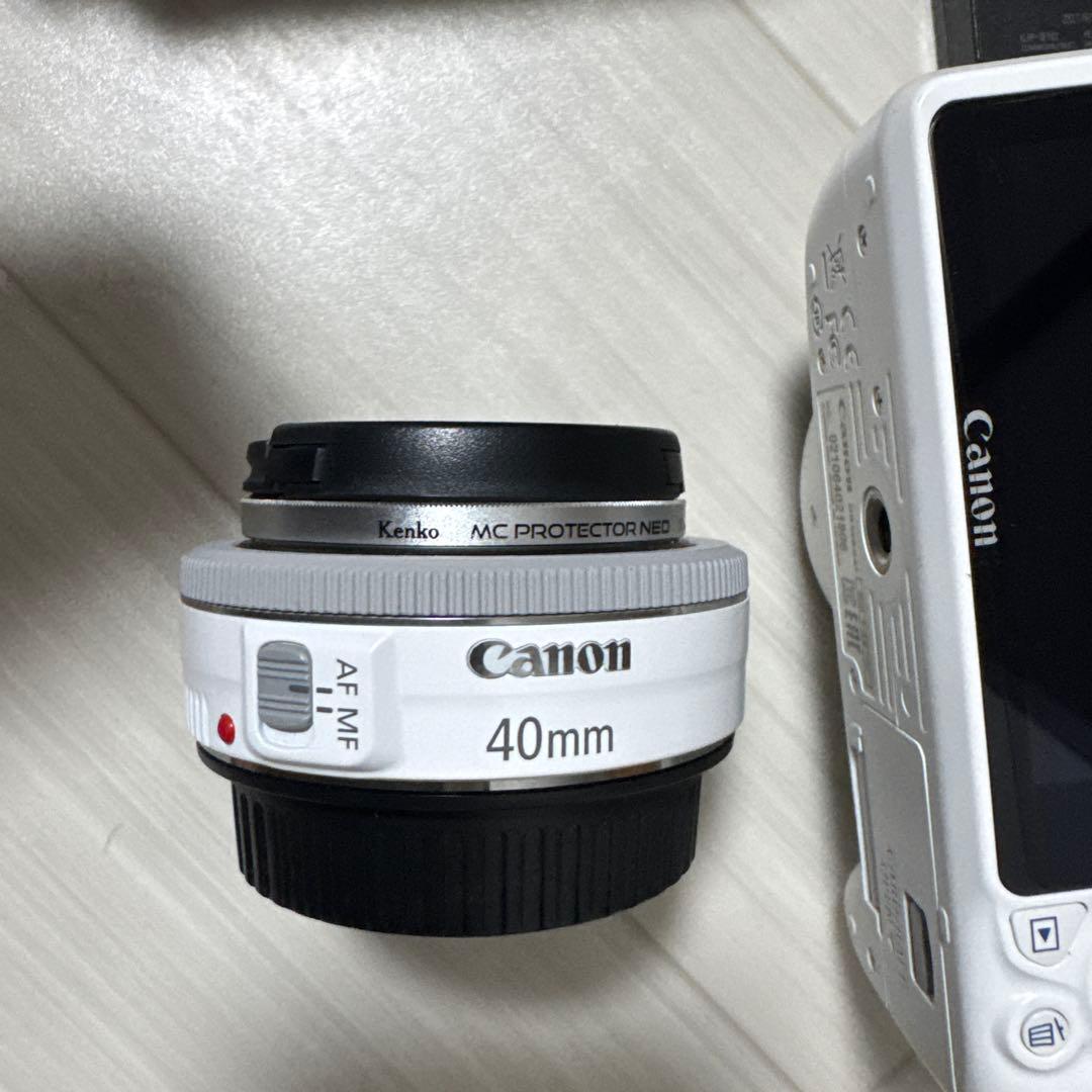 Canon キヤノン EOS kiss X7 白　レンズ付