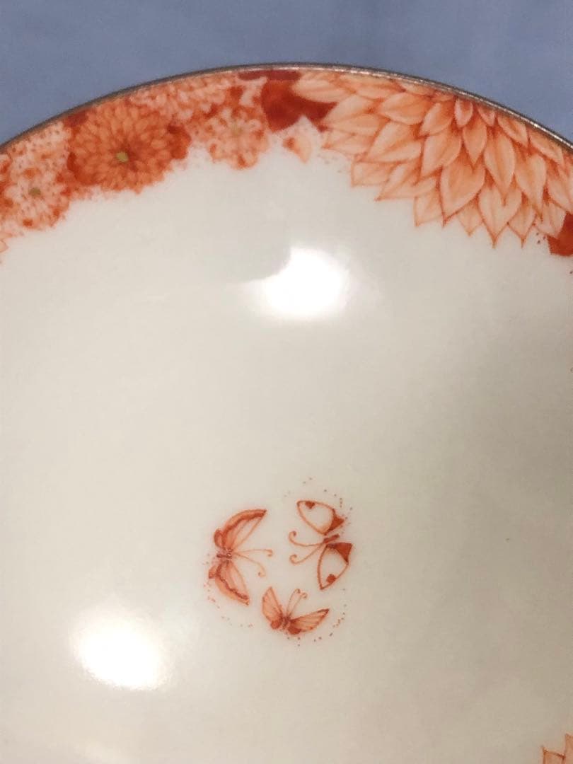 中谷麻瑚　なかたにまこ　花蝶紋　平盃　酒器　九谷焼赤絵細描