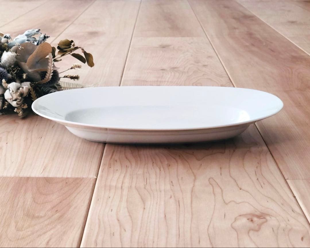 イイホシユミコ　オーバルプレートL 冬の贈り物　アンティークホワイト