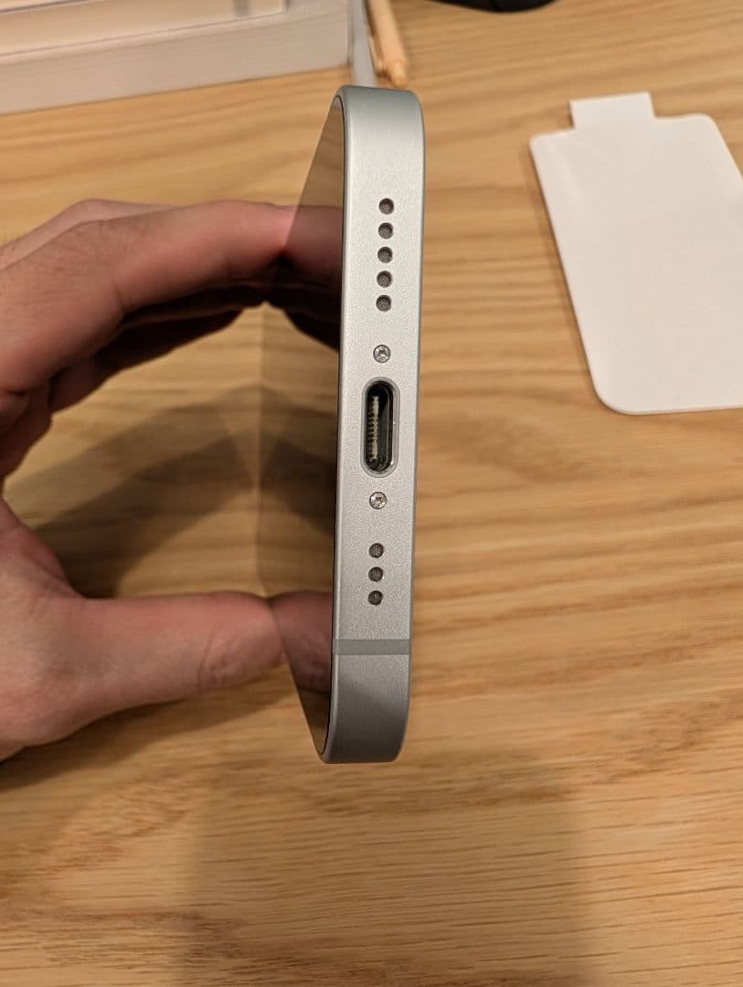 iPhone 16e ホワイト 128GB SIMフリー 箱・説明書あり