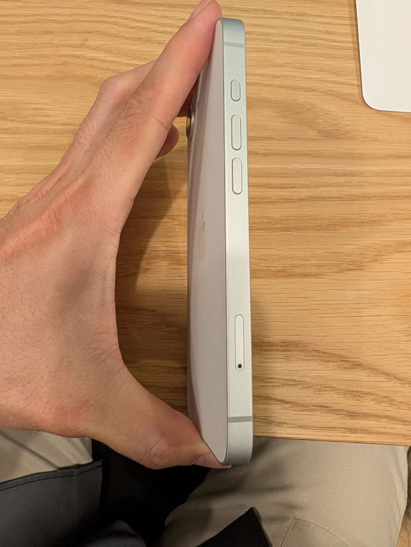 iPhone 16e ホワイト 128GB SIMフリー 箱・説明書あり