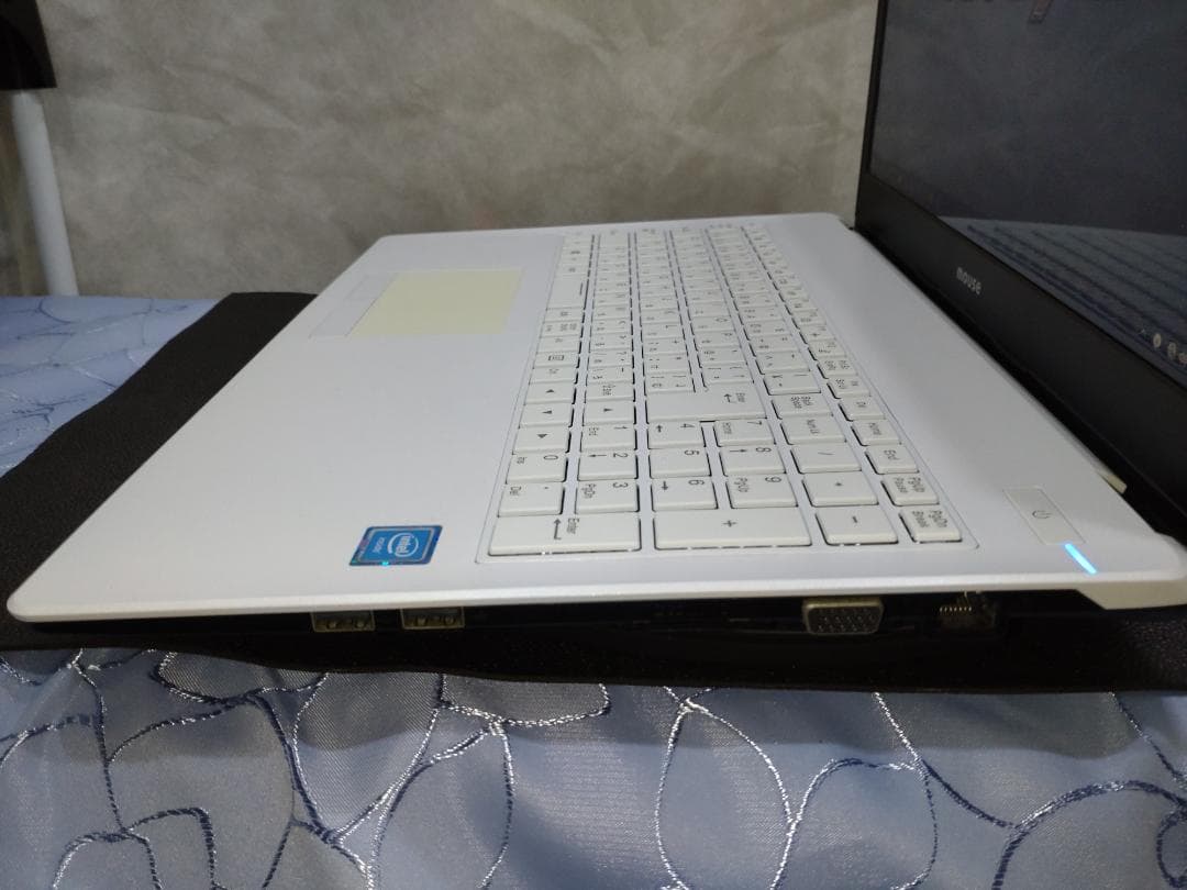 MOUSE 15.6型FHD SSD256GB RAM8GB 最新office