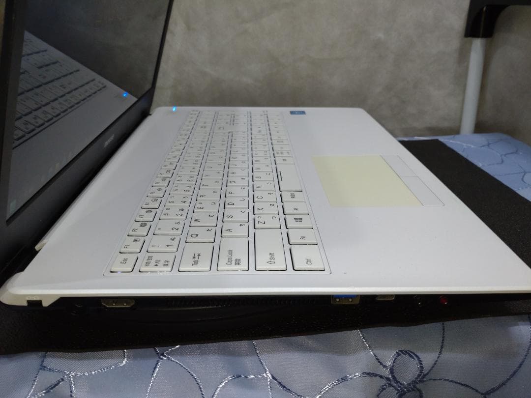 MOUSE 15.6型FHD SSD256GB RAM8GB 最新office
