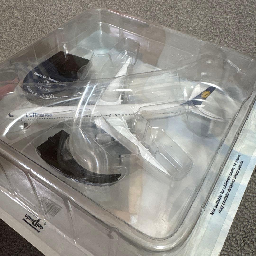 Lufthansa 航空機モデル スタンド付き