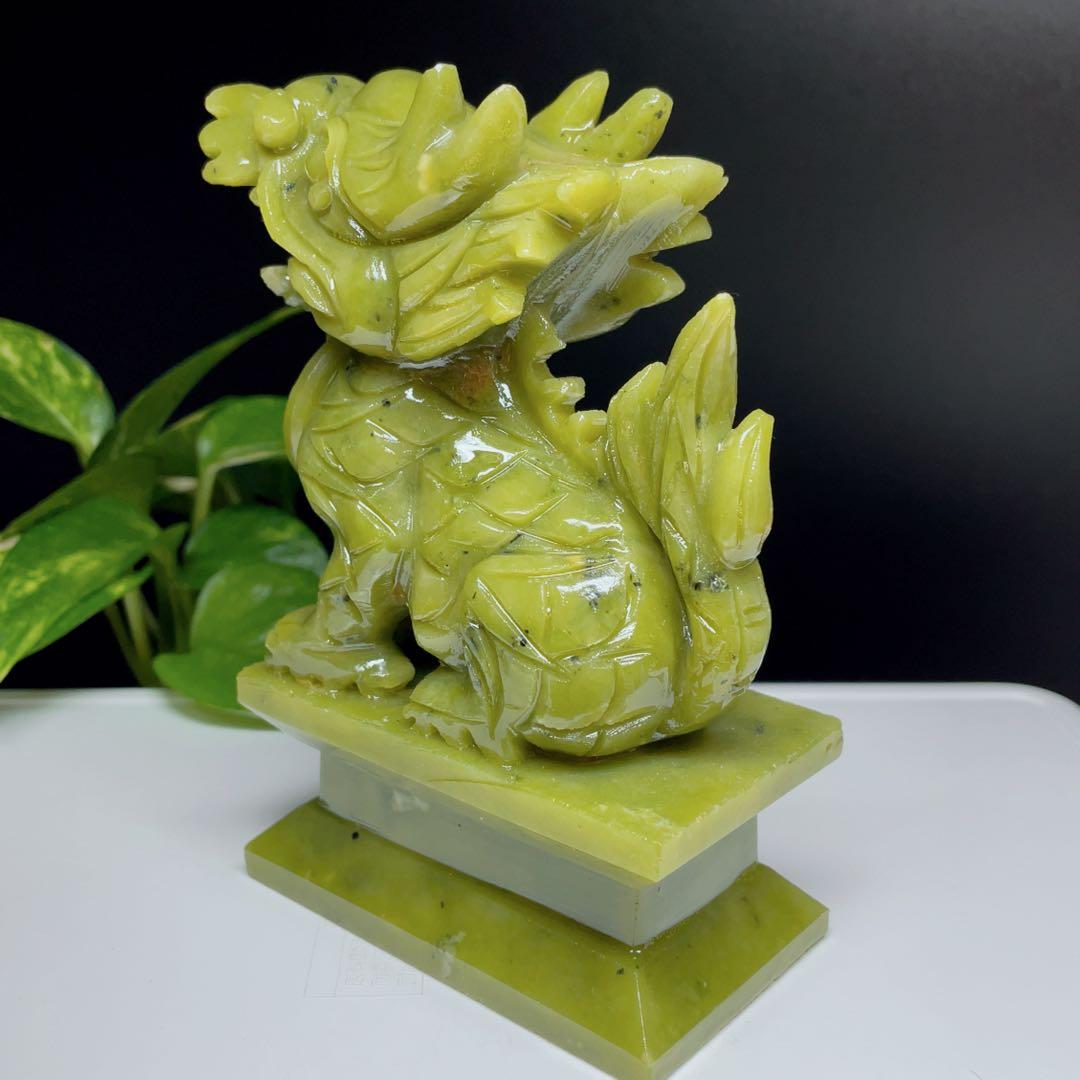 【超美品】　天然石　パワーストーン　麒麟　彫り置物　アベンチュリ　1