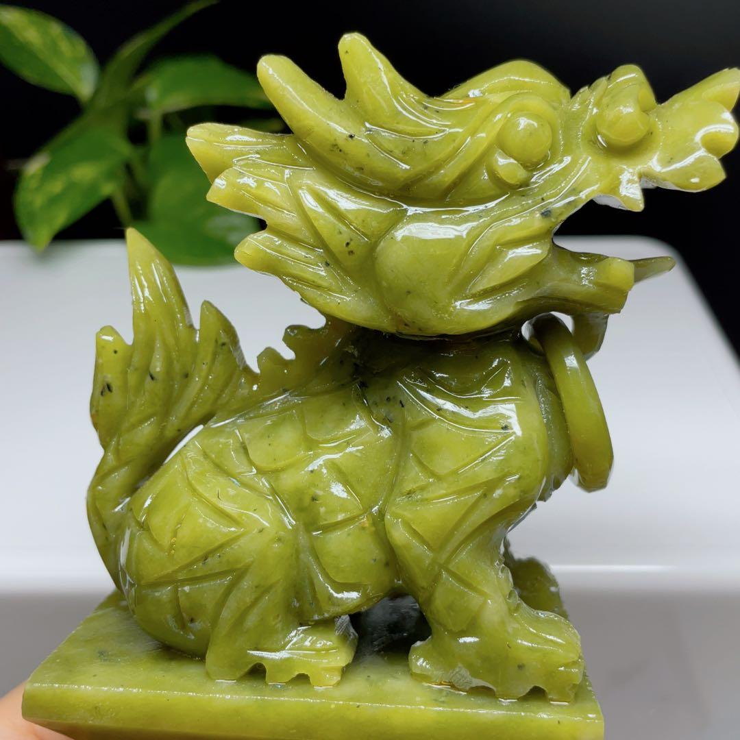 【超美品】　天然石　パワーストーン　麒麟　彫り置物　アベンチュリ　1