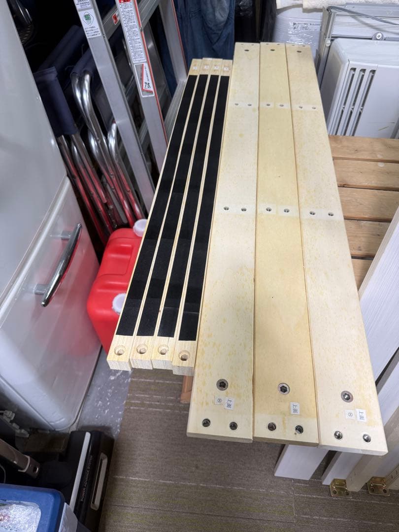 【美品】アイリス　セミダブルサイズ　ベッドフレーム　棚付コンセント付き　ホワイト