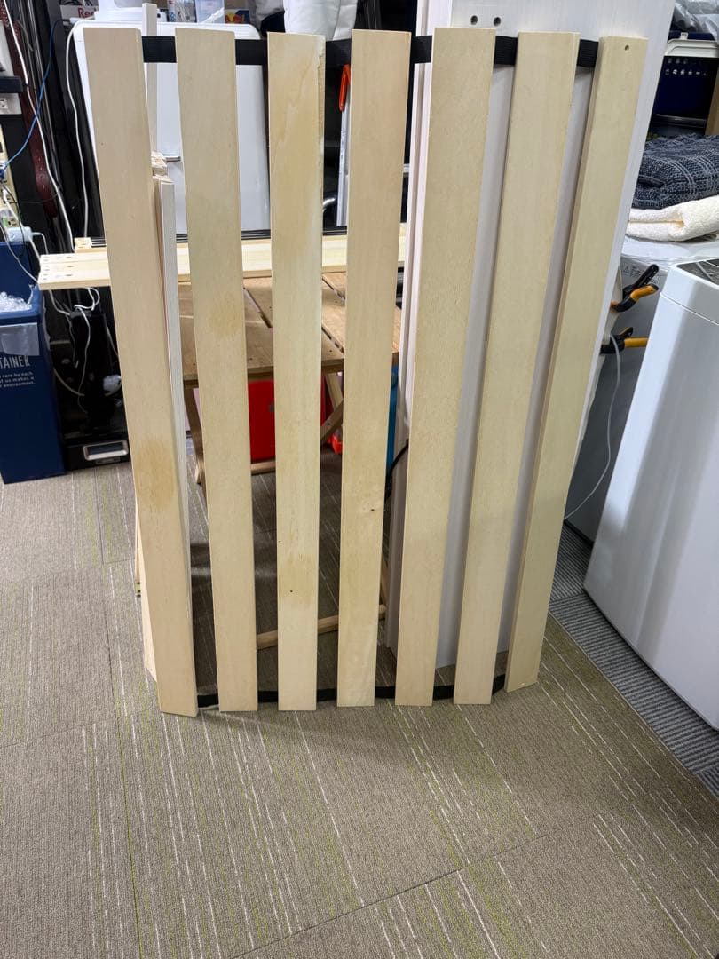 【美品】アイリス　セミダブルサイズ　ベッドフレーム　棚付コンセント付き　ホワイト