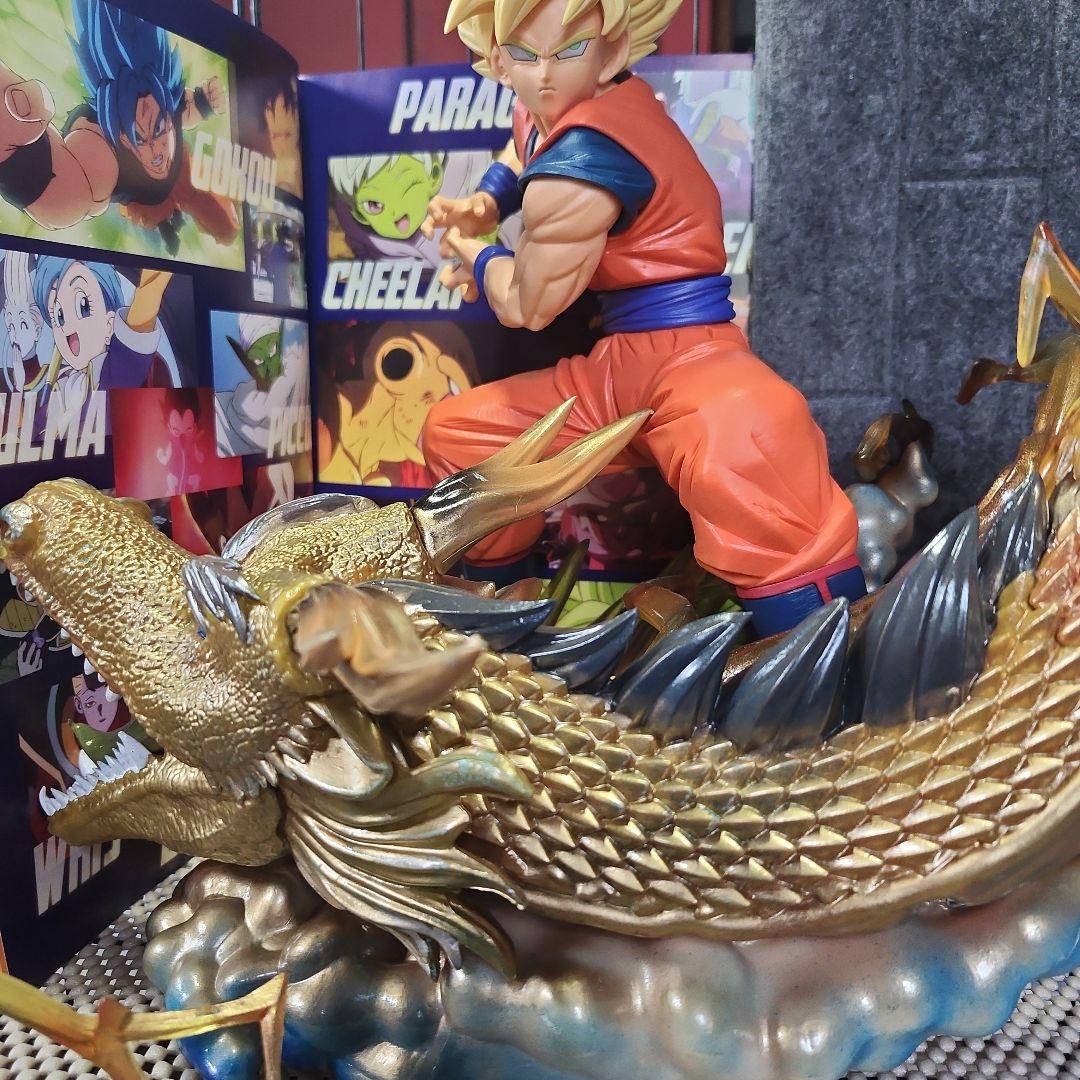 ドラゴンボール 豪華フィギュア(神龍塗装済品のみ)下からライト当てると綺麗です