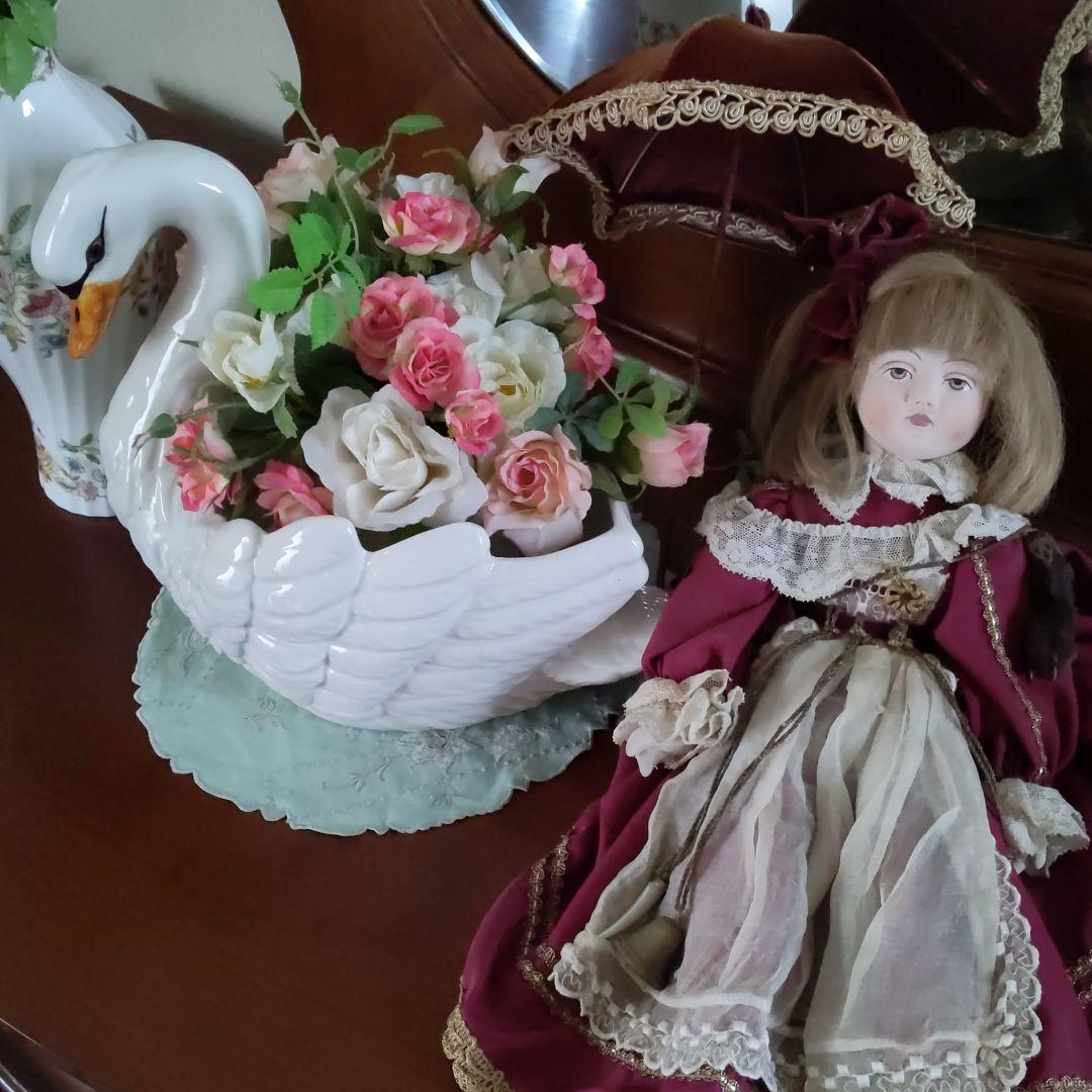 とても珍しい飾りに凝ったビンテージ人形　イタリア製　ビスクドール 専門店購入