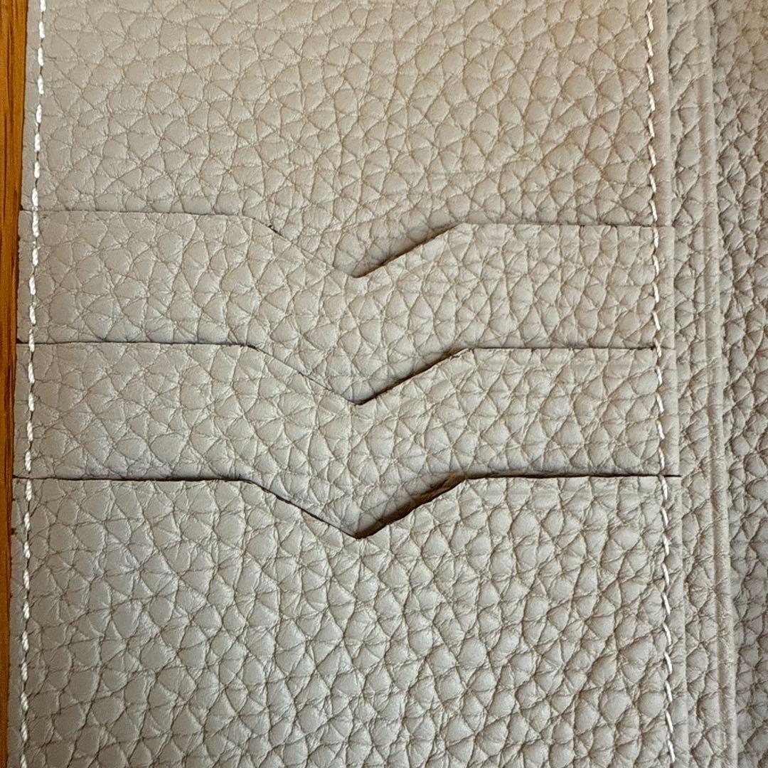 【BONAVENTURA】ベージュ手帳型ケース　iphone16pro