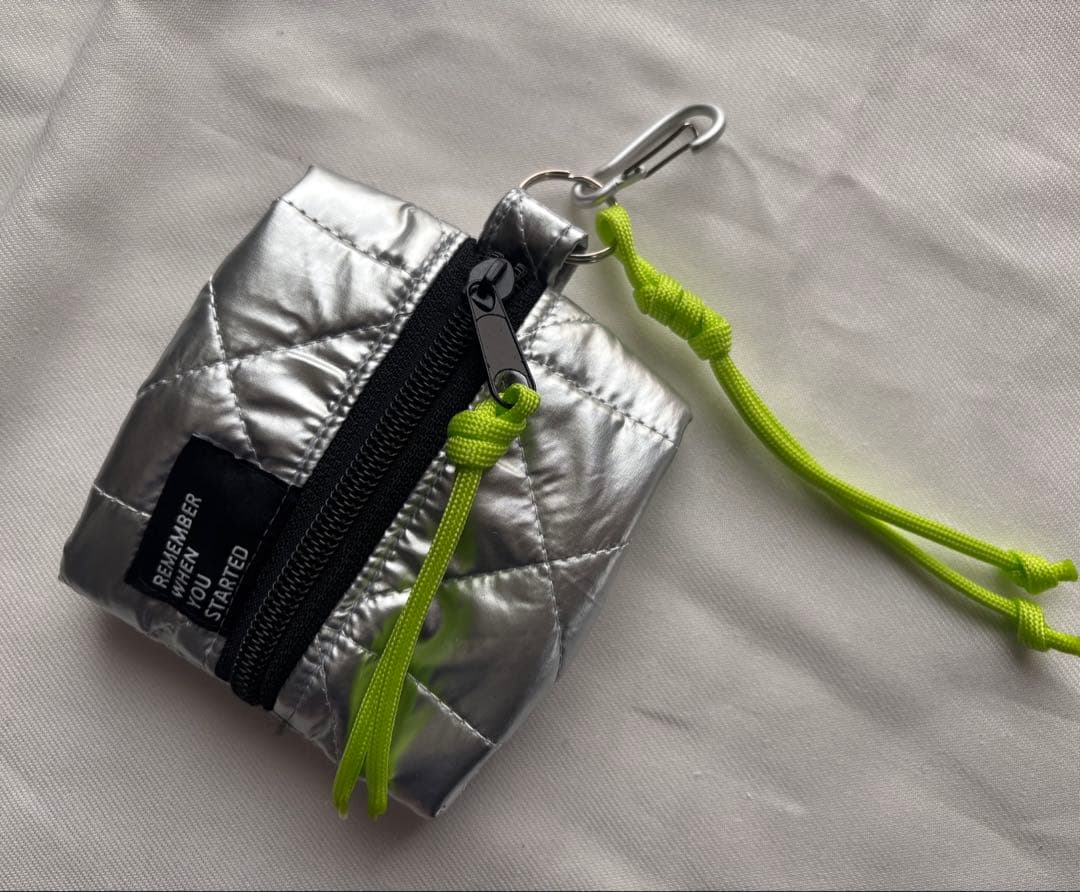 バッグチャームポーチ シルバーキルティング