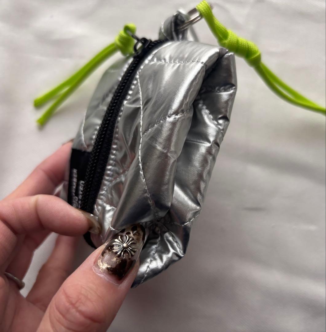 バッグチャームポーチ シルバーキルティング