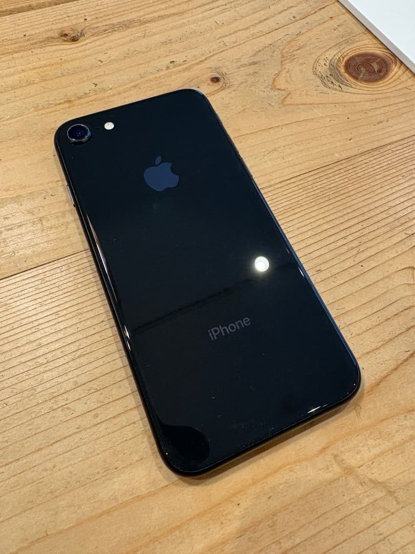 Apple iPhone 8 スペースグレー 64GB