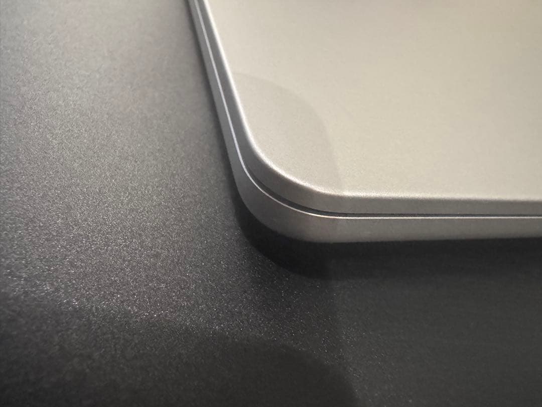 Apple Macbook Air M2 8GB 256GB シルバー