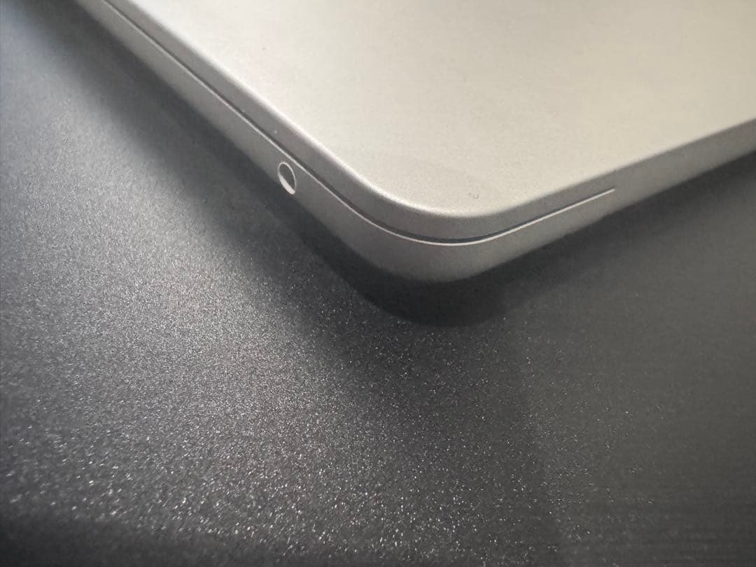 Apple Macbook Air M2 8GB 256GB シルバー