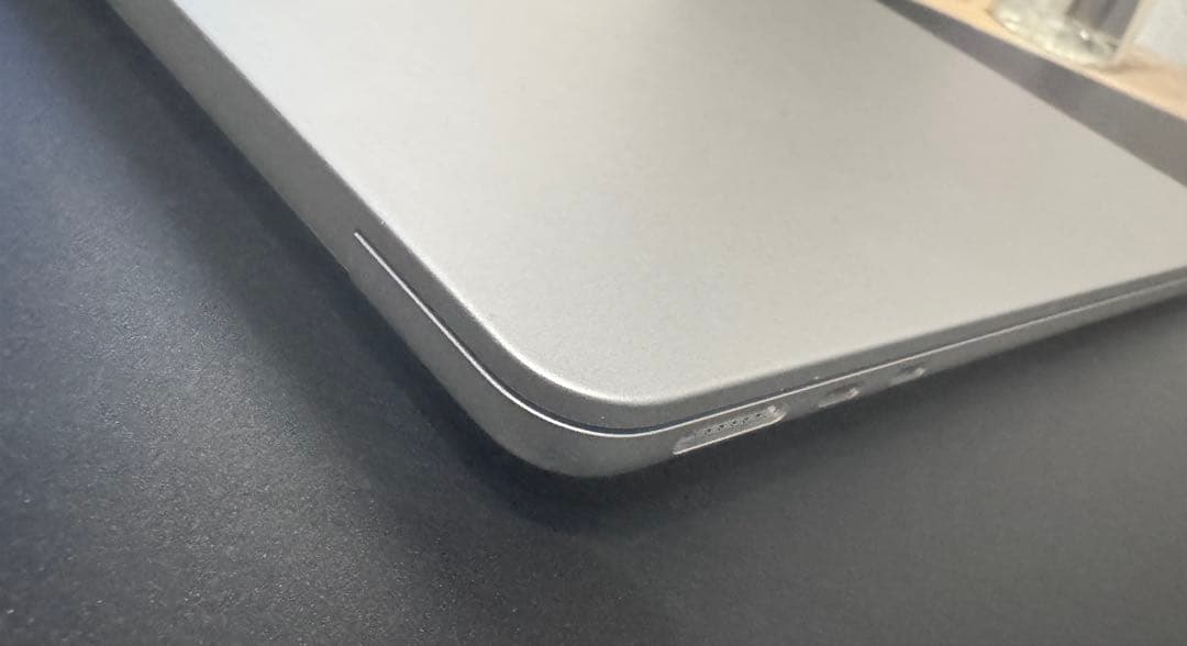 Apple Macbook Air M2 8GB 256GB シルバー