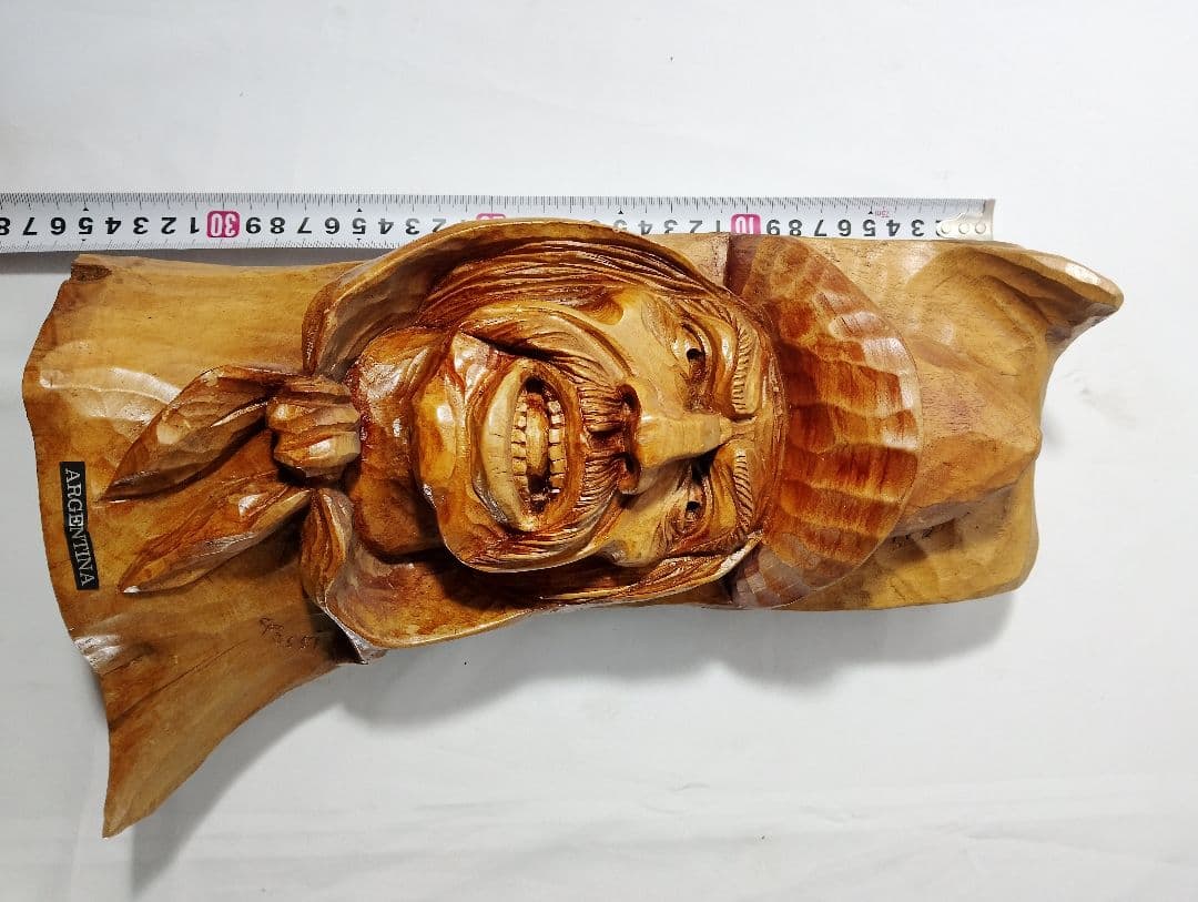 アルゼンチン製 木製彫刻 帽子の男性