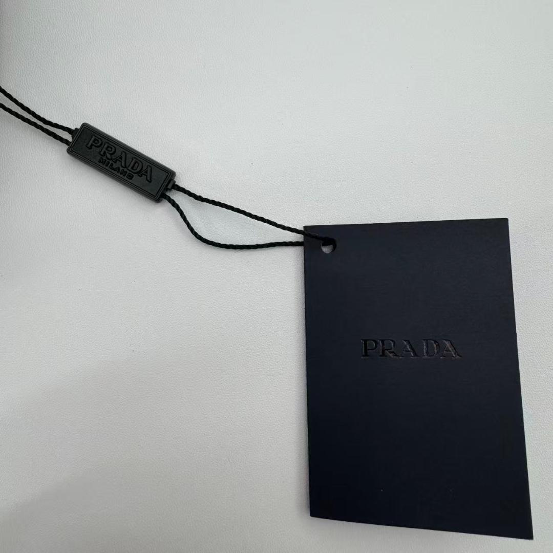 Prada ブラック ベースボールキャップ