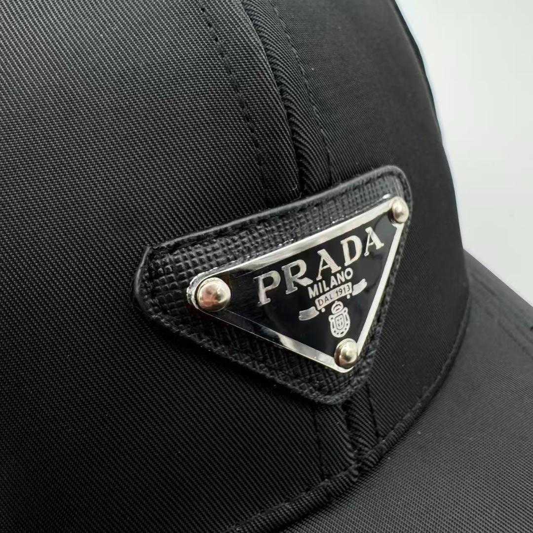 Prada ブラック ベースボールキャップ