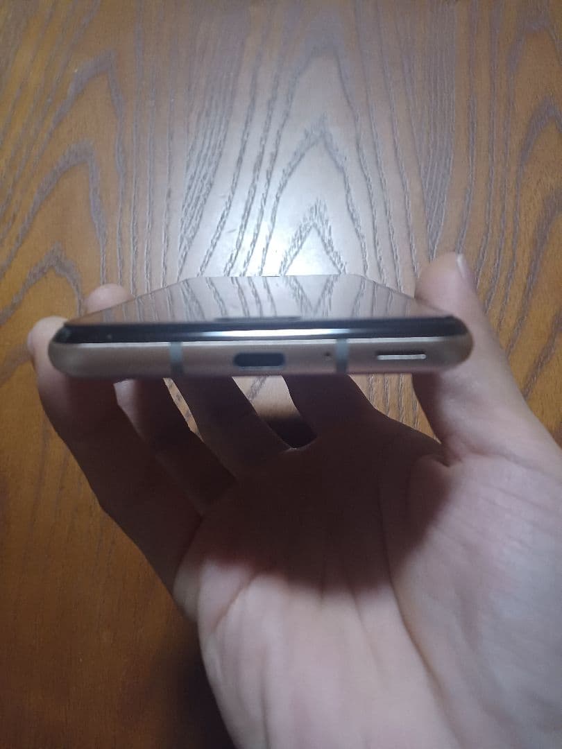 AQUOS R3　SHV44 　auSIM