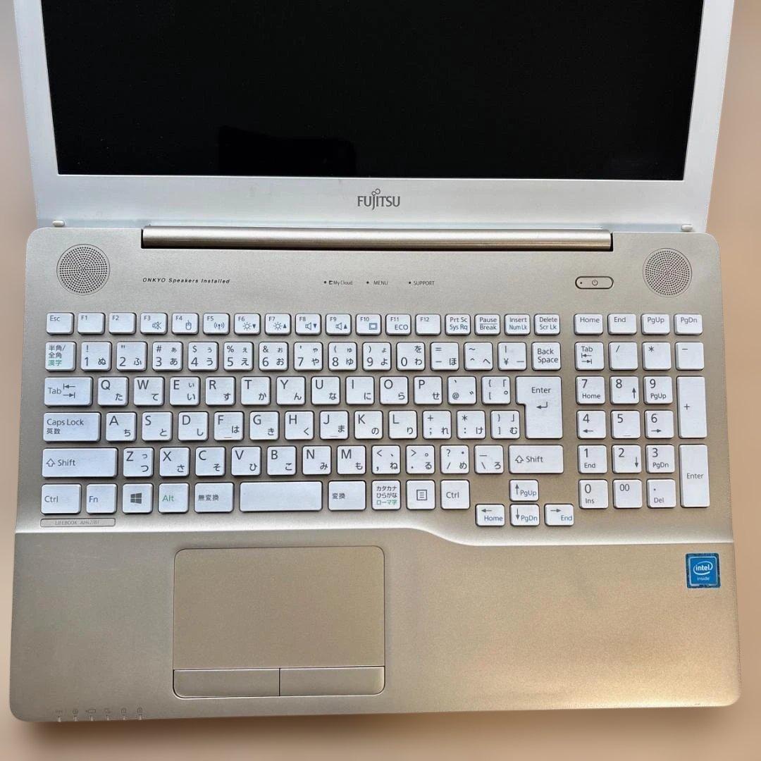 富士通 LIFEBOOK！大画面薄型ノートパソコンカメラ付Windows11