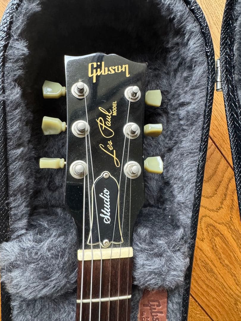 Gibson Les Paul Studio 赤 ハードケース付き