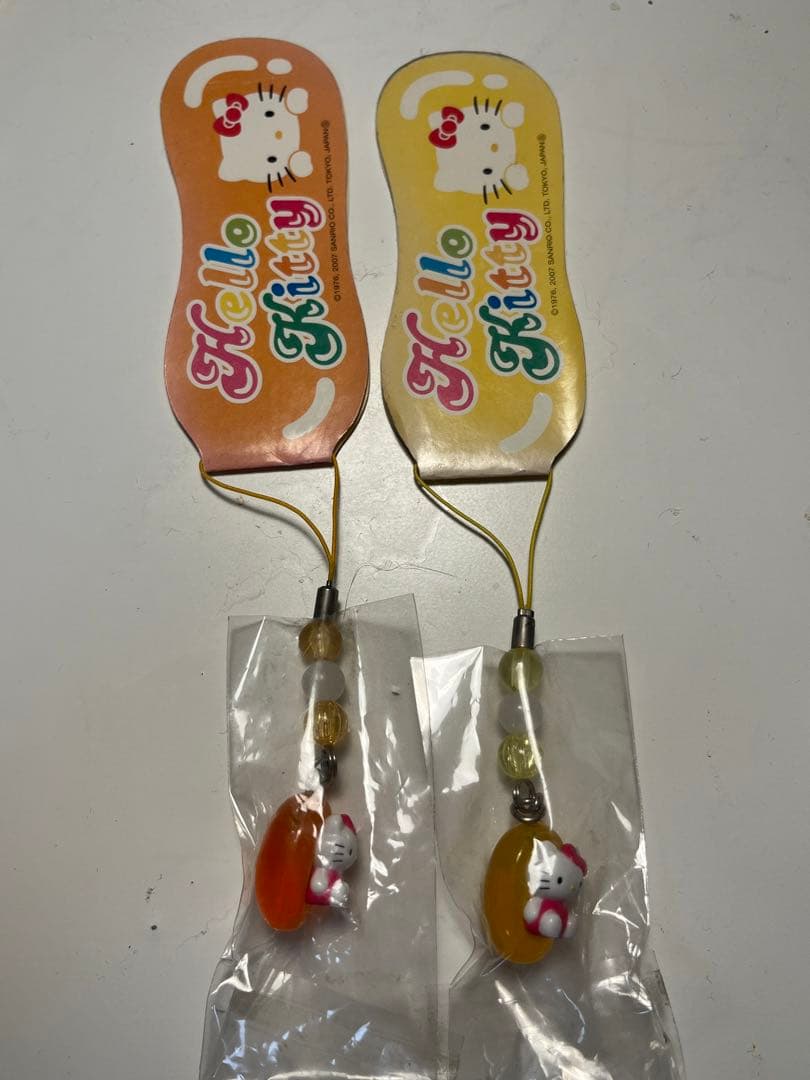 ご当地キティ　ストラップ　ハローキティ　ビーンズ　根付け