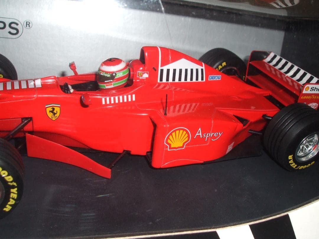 難あり　フェラーリ　F１　E・アーバイン　＃４　ミニチャンプス　１／１８