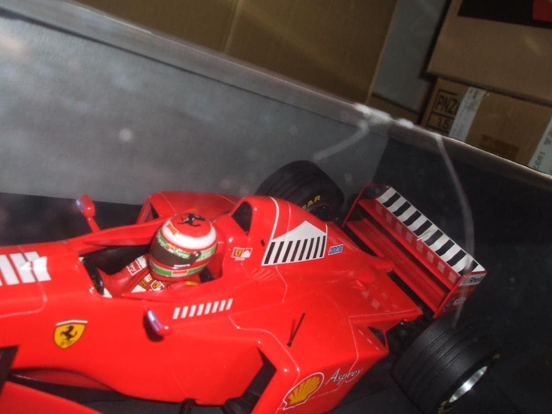 難あり　フェラーリ　F１　E・アーバイン　＃４　ミニチャンプス　１／１８