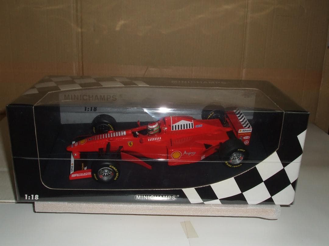 難あり　フェラーリ　F１　E・アーバイン　＃４　ミニチャンプス　１／１８