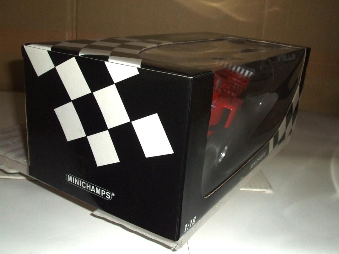 難あり　フェラーリ　F１　E・アーバイン　＃４　ミニチャンプス　１／１８