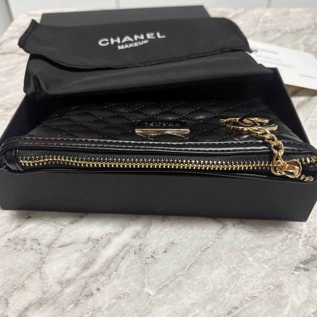 新品　CHANEL メイクアップポーチ ブラック　ノベルティ