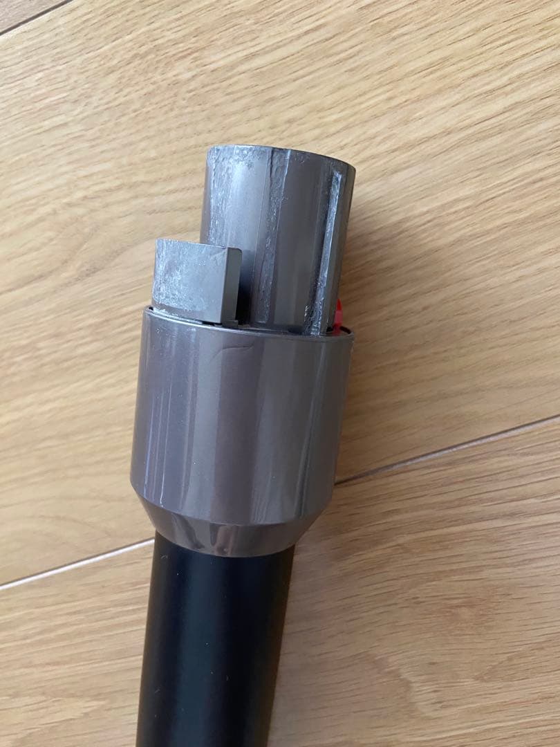 送料込　Dyson V10 ￼充電器