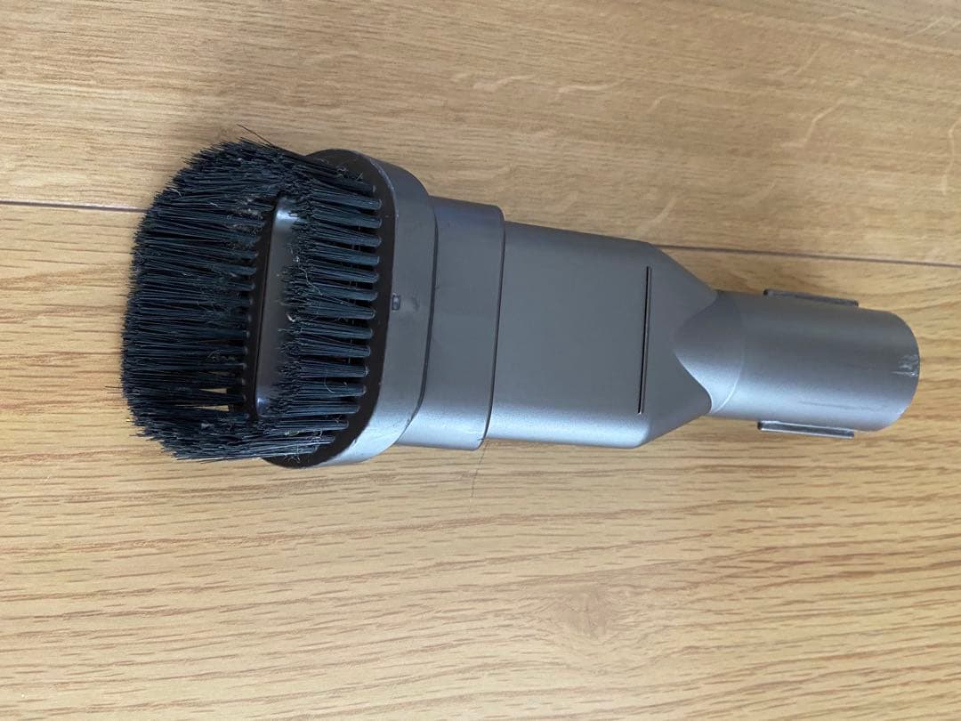 送料込　Dyson V10 ￼充電器