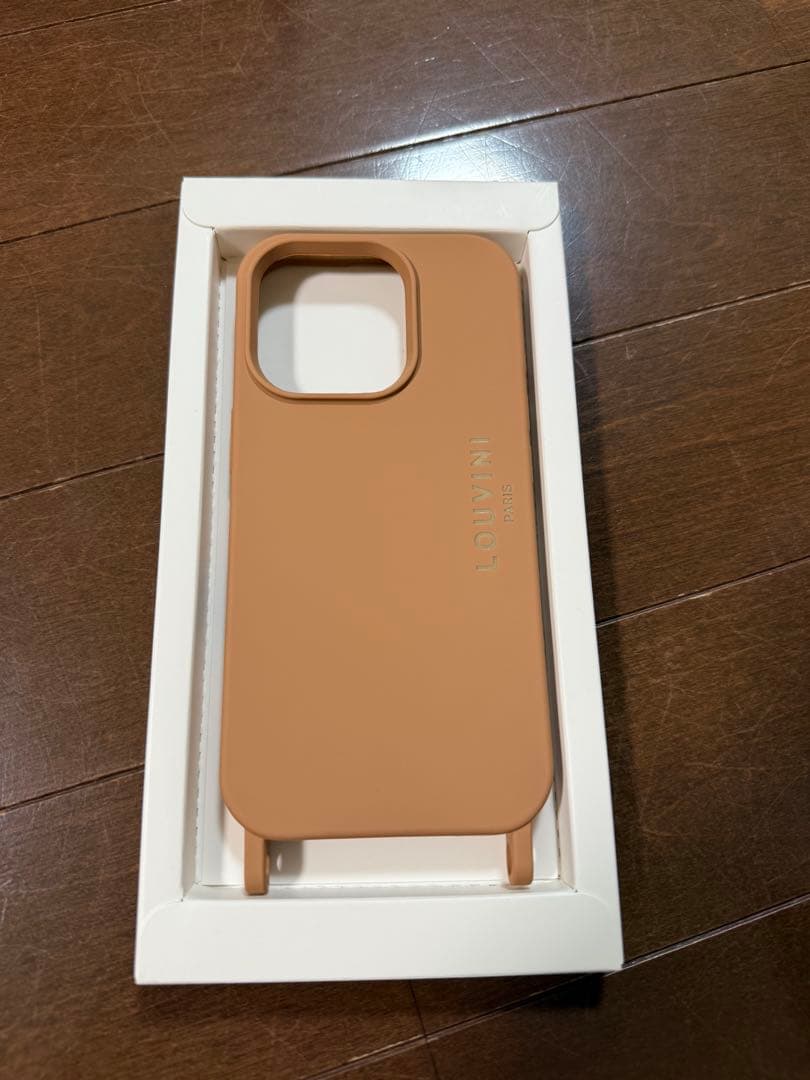 LOUVINI iPhone16pro用ケース　MILO　CINNAMON 新品
