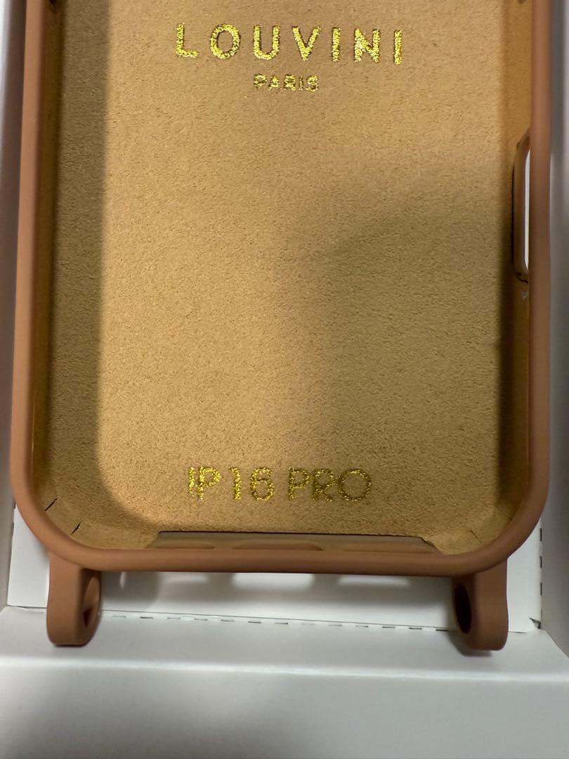LOUVINI iPhone16pro用ケース　MILO　CINNAMON 新品