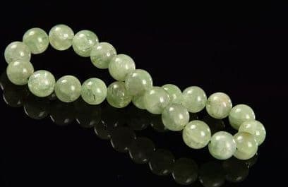 グリーンカイヤナイト約8-8.3㍉23粒　内径約15センチ