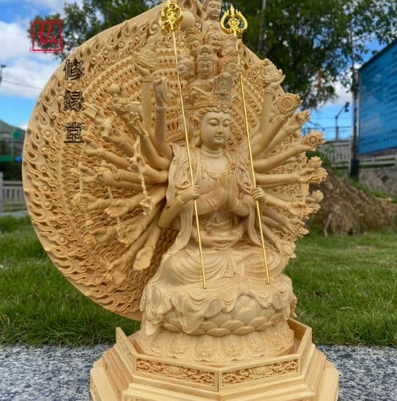 【修縁堂】細工彫刻 天然木製 十一面千手観音菩薩 彫刻工芸品 鎮宅辟邪