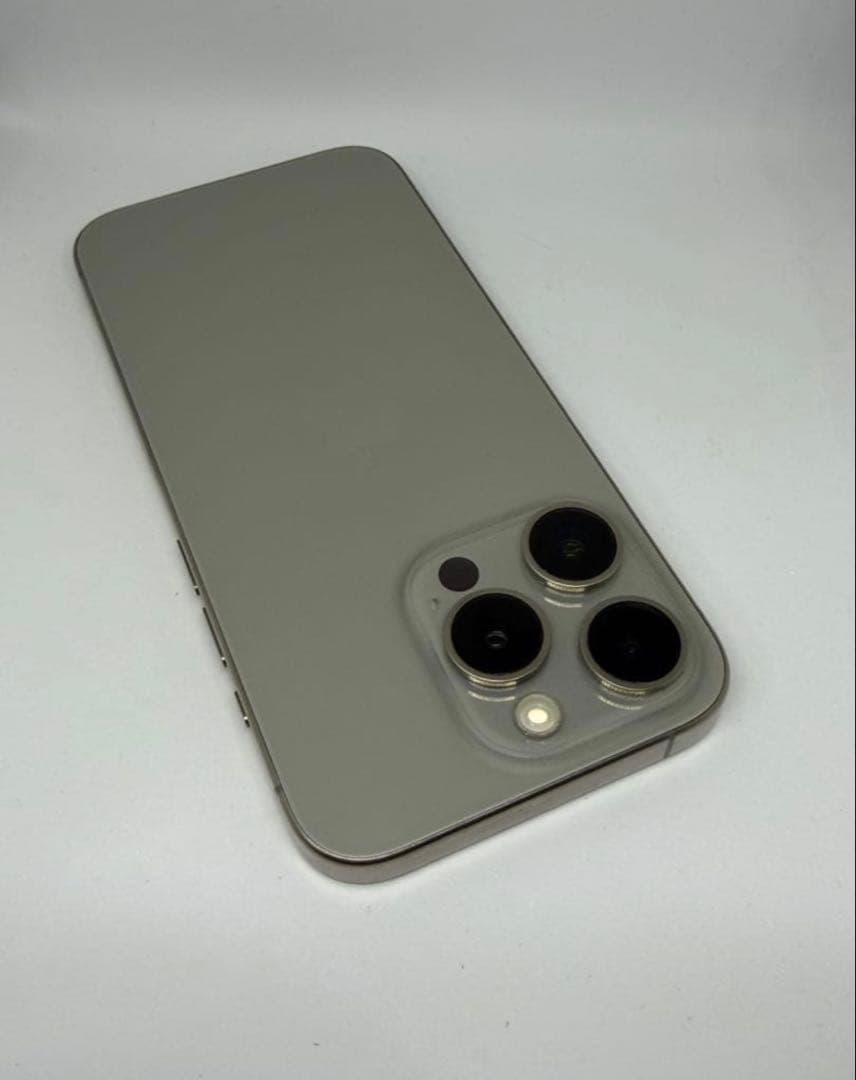 Iphone 15 Pro シルバ本体